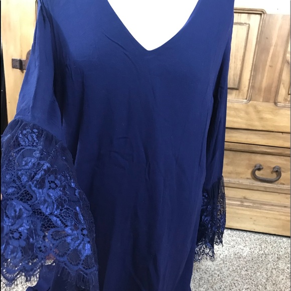 Forever 21 Dresses & Skirts - Forever21 plus dress wide sleeve with lace